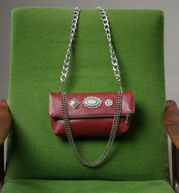 FELINE SMALL SCARLET