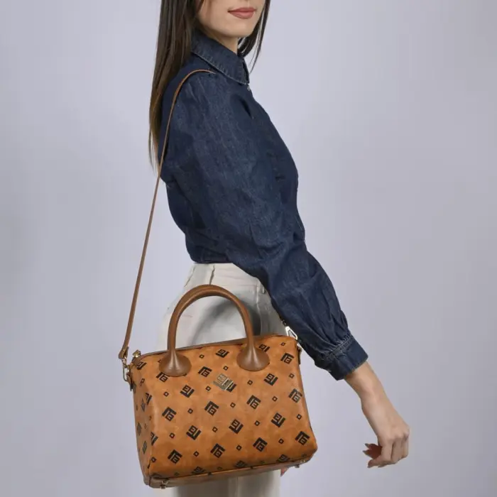 signature.model_.2k26.11.jpg.webp Petra L Signature Tabac - Image 1