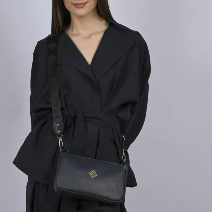 asti.model.2k26.91.jpg Caldera Large Asti Bag Blue - Image 1
