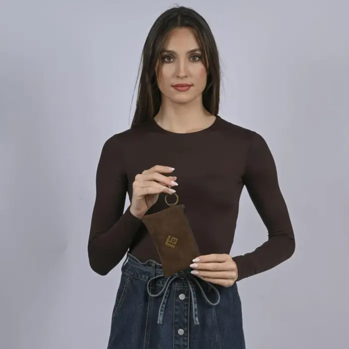 nomia.model.2k26.204.jpg Breloque Purse Nomia Brown - Image 1